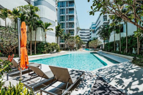 Favstay - The Base Downtown Phuket